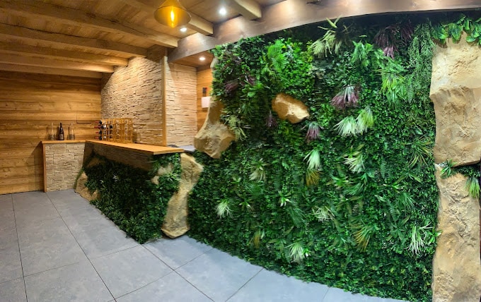 Mur vegetal artificiel interieur.